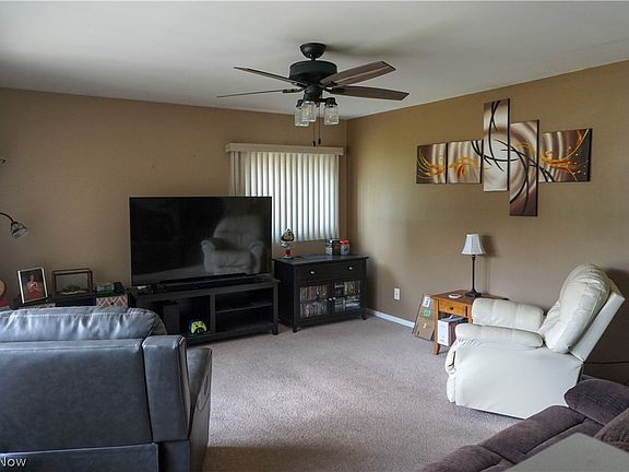 5th image of 3924 Brandomyne Ave