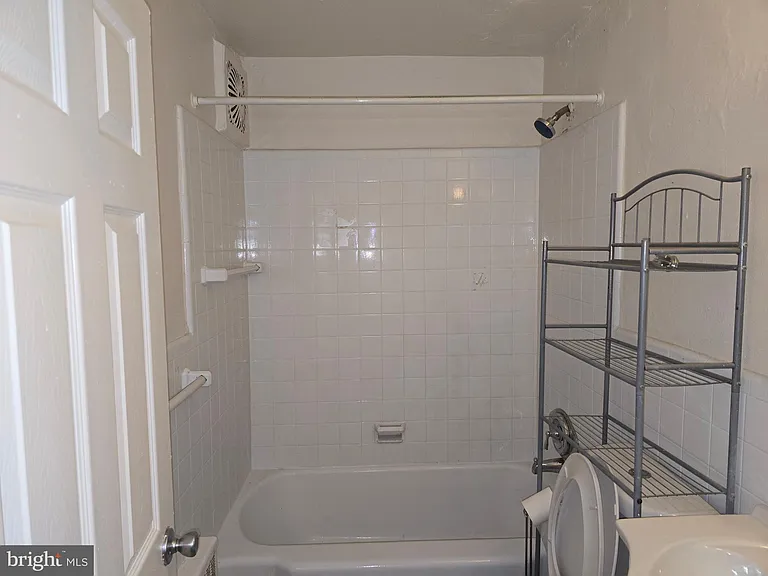 6135 Old York Rd #1/2-1 — Photo 19