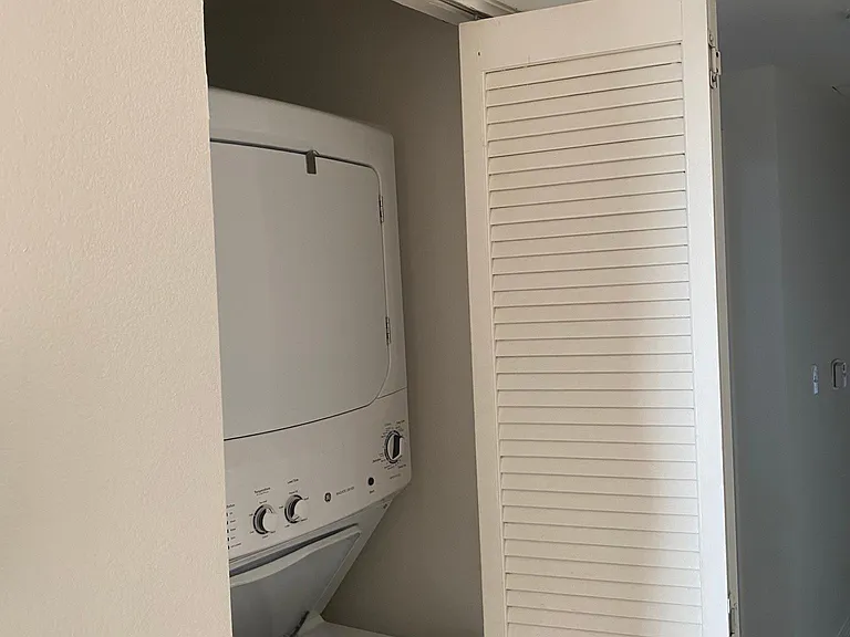laundry in unit