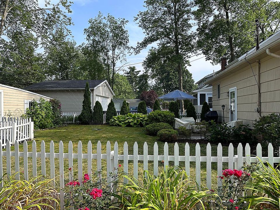2nd image of 501 Elmwood Rd