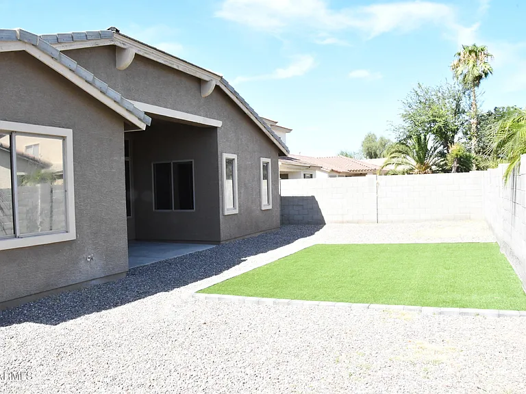 8787 W Gardenia Ave — Photo 23