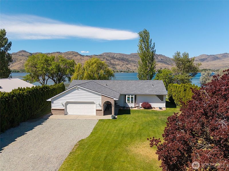 3rd image of 428 Eastlake Road
