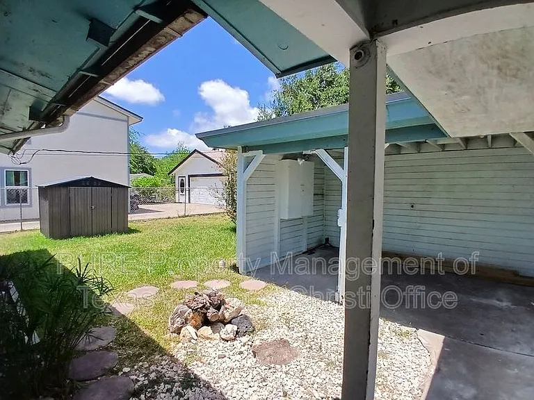4701 Prinston Dr — Photo 16