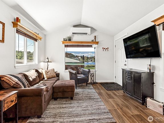 5th image of 4707 Black Lake Belmore Road SW #29