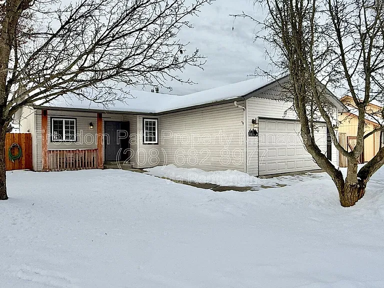 1382 W Tanager Ave — Photo 3