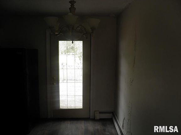 3rd image of 440 Jackson St