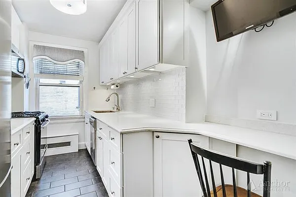 Sold by Anchor Associates | media 14