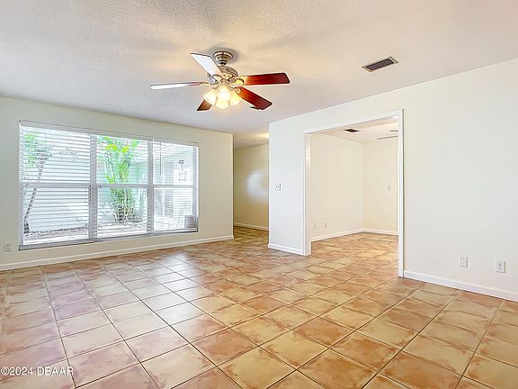 5th image of 55 Merrywood Cir