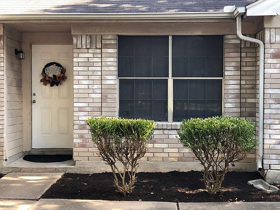 Front walk-3619 Cheyenne St