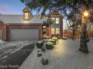 254 Marmoor Ct, Rochester, MI 48309