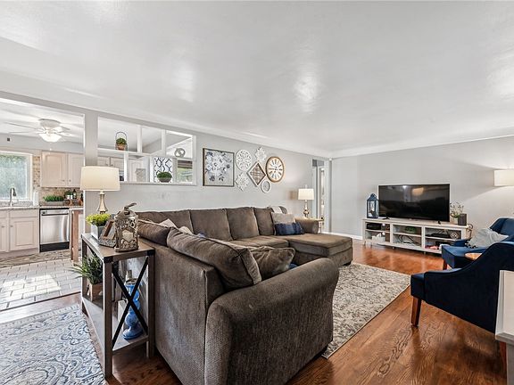 4th image of 116 Glenview Ave