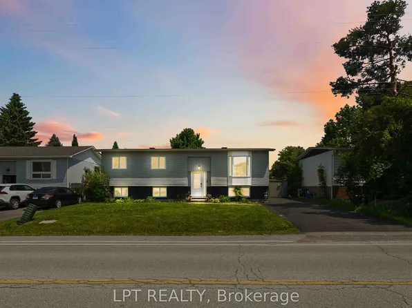 34 Fringewood Dr, Ottawa, ON K2S 1V1