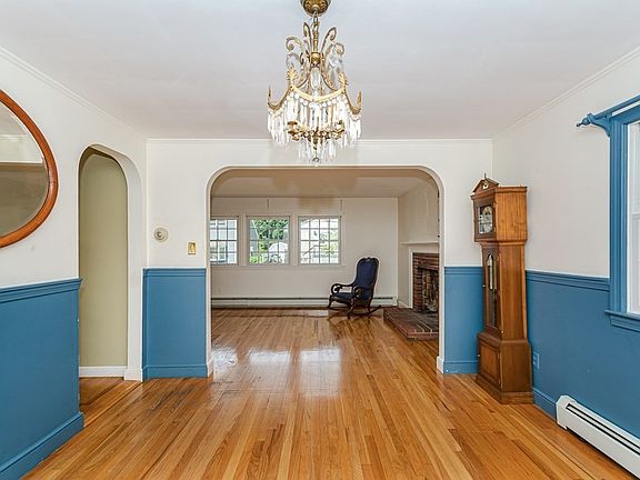 5th image of 119 Libby Ave