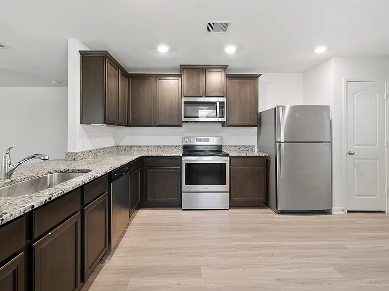 8410 Bermuda Blue Rd — Photo 3