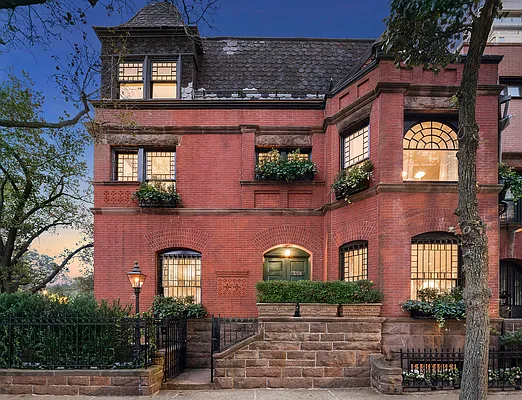 Sold by Compass | media 1