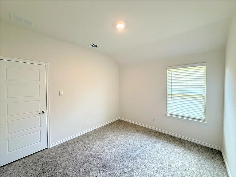6233 Lassen Ct — Photo 32
