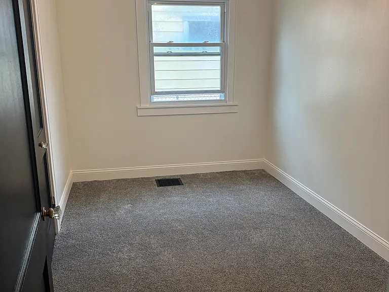 2706 S 71st St — Photo 14