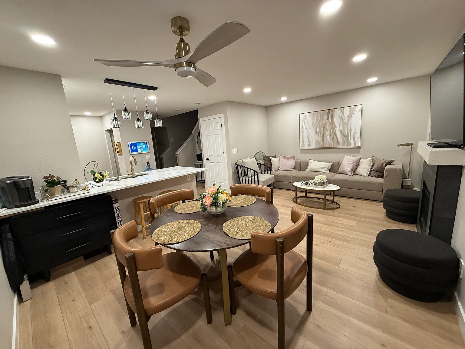 4 bed, 1724 sqft, $2,900 — Photo 3