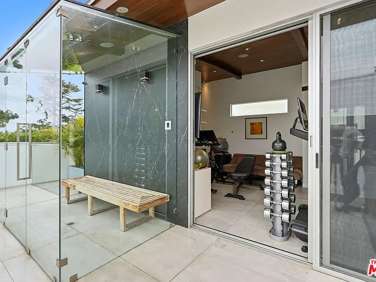 624 23rd St — Photo 33