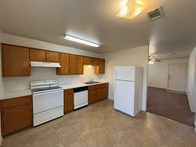 1006 Circle Dr #M — Photo 9