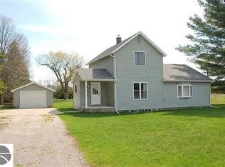 3925 S 37th Rd, Cadillac, MI 49601