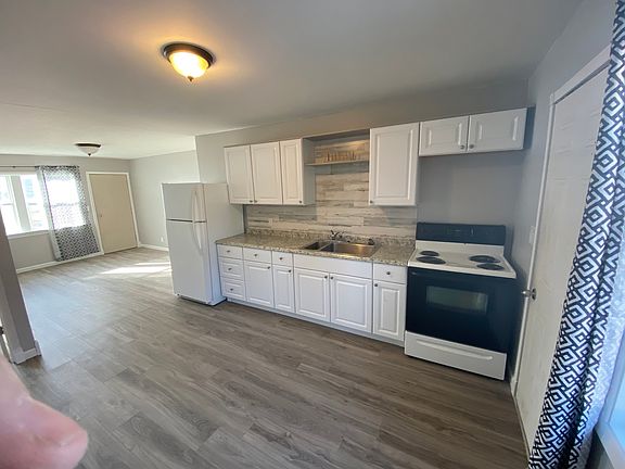 4th image of 210 W 10th Ave #1