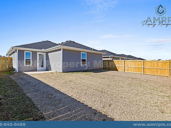 5th image of 312 Honeybee Ave