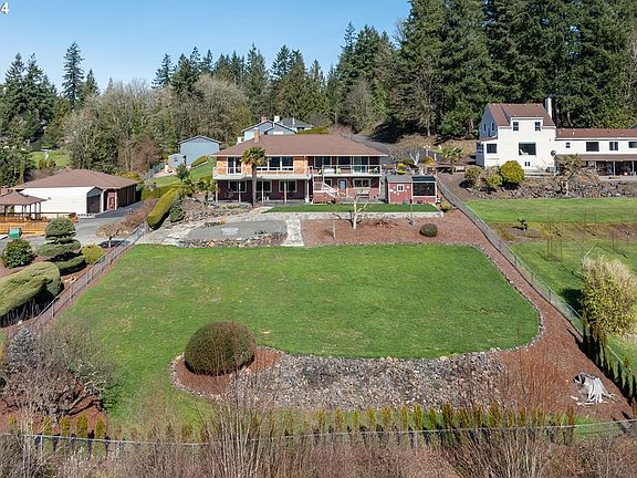 3rd image of 320 Highland Park Dr