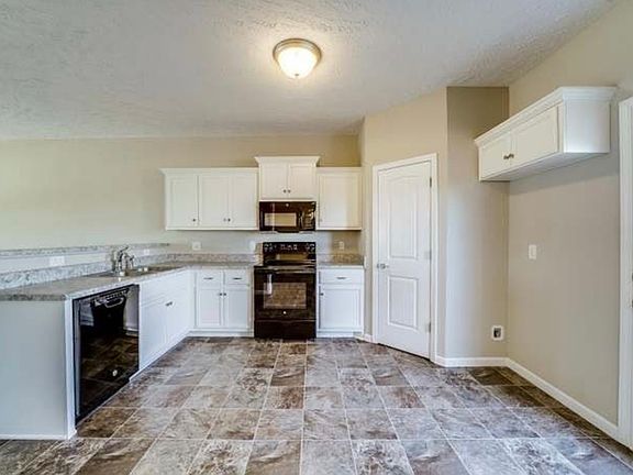 4th image of 2333 New Holland Circle