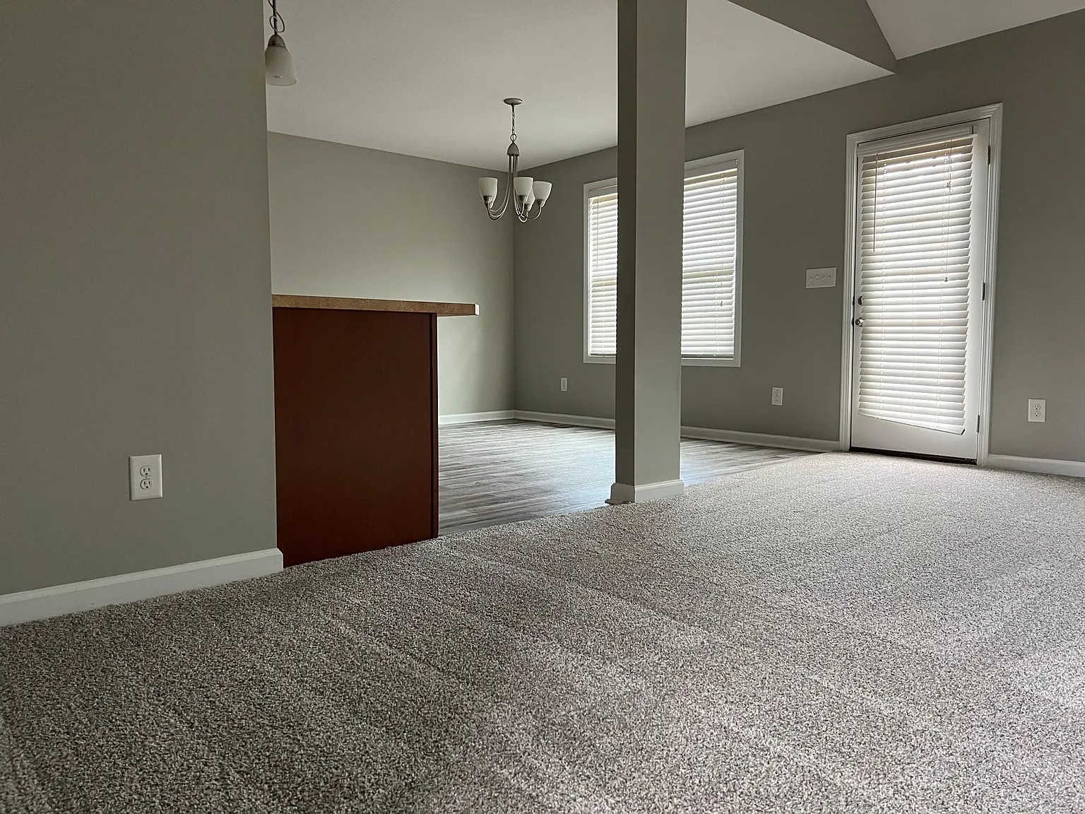3 bed, 1210 sqft, $1,600 — Photo 2