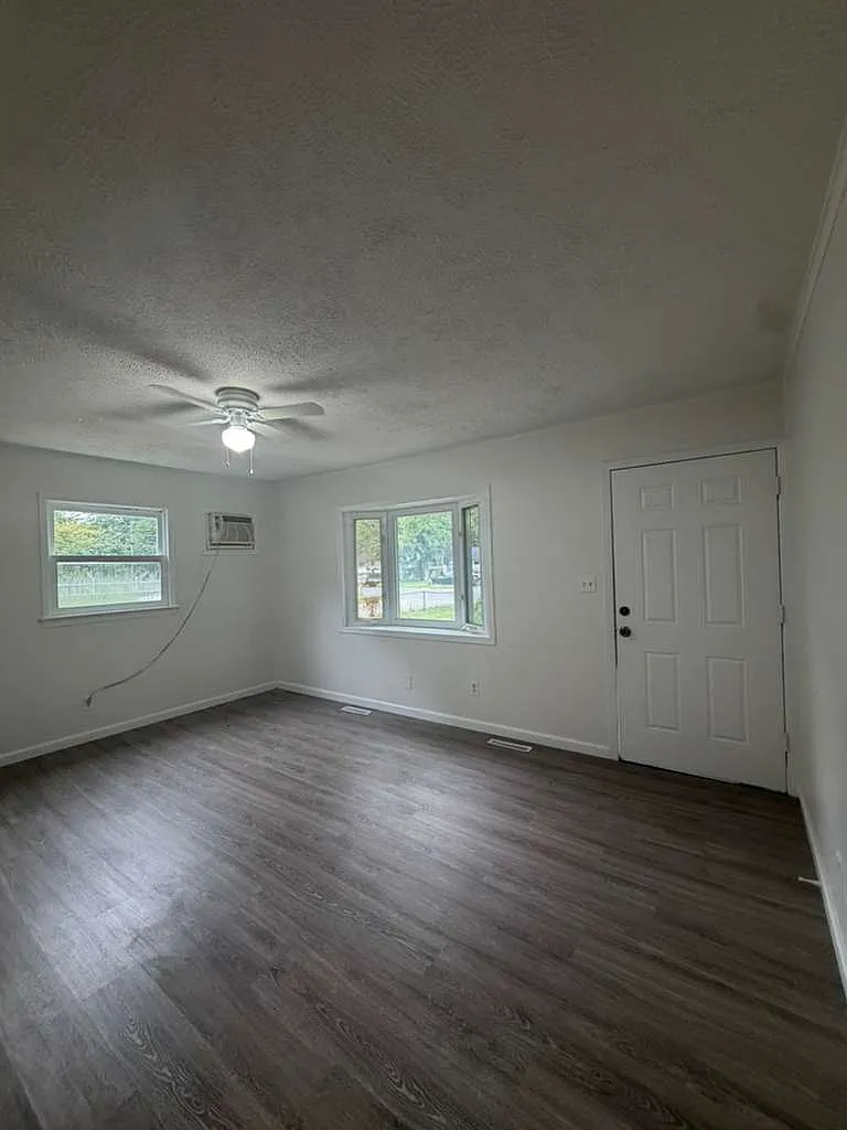 3 bed, 1116 sqft, $2,800 — Photo 2