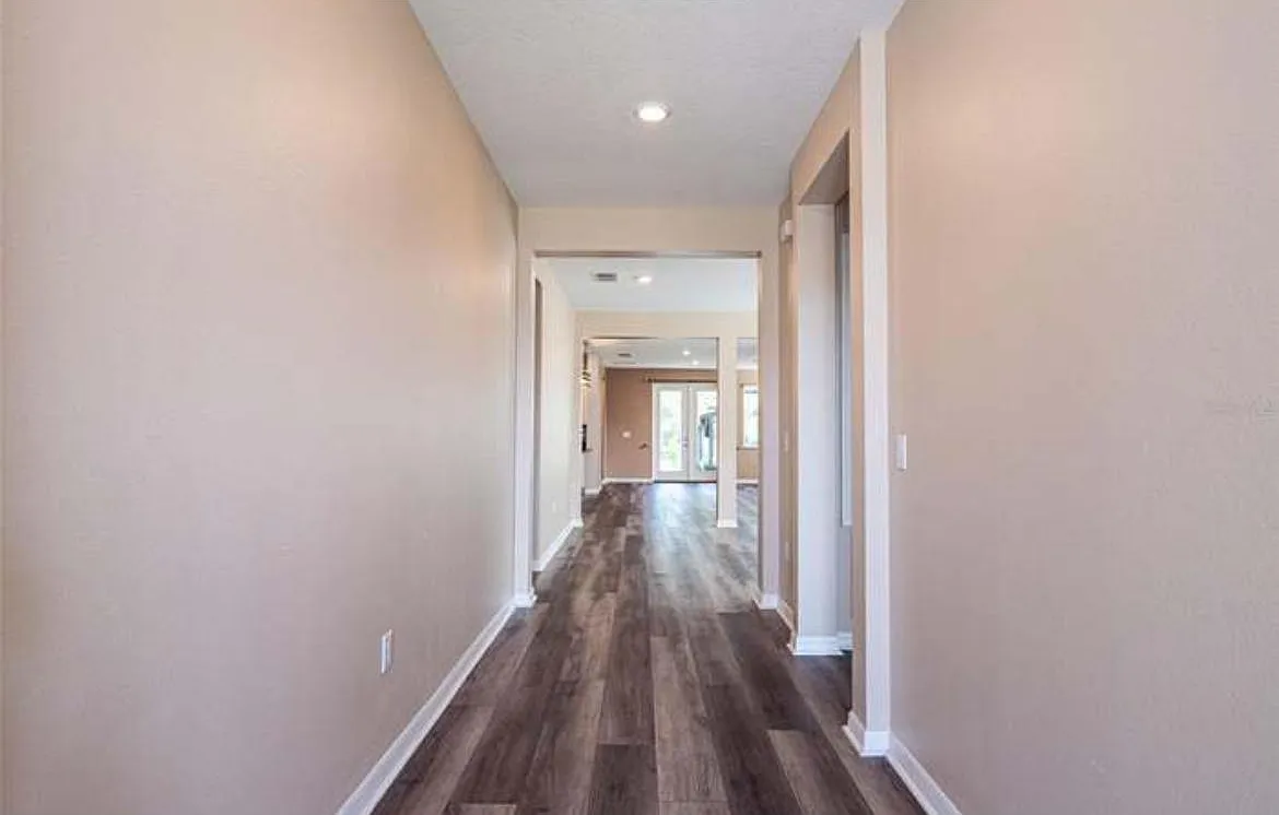 4 bed, 2333 sqft, $2,750 — Photo 2