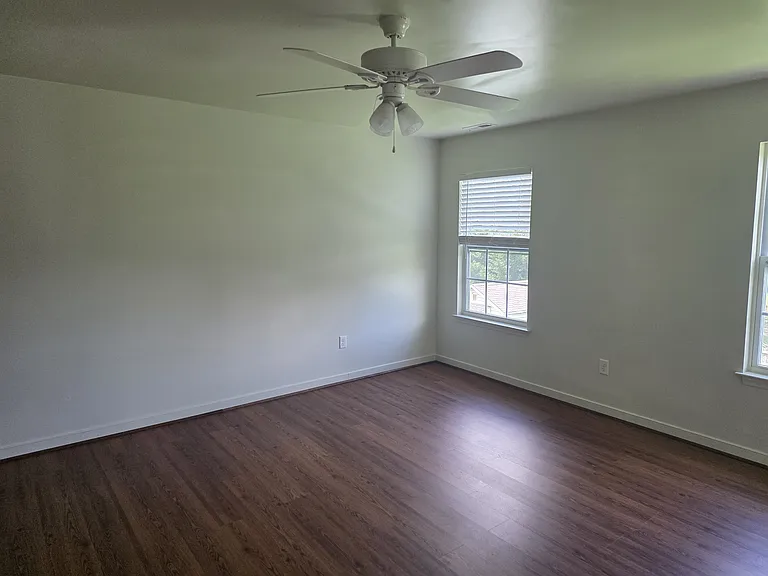 1612 Hennington Ter — Photo 10