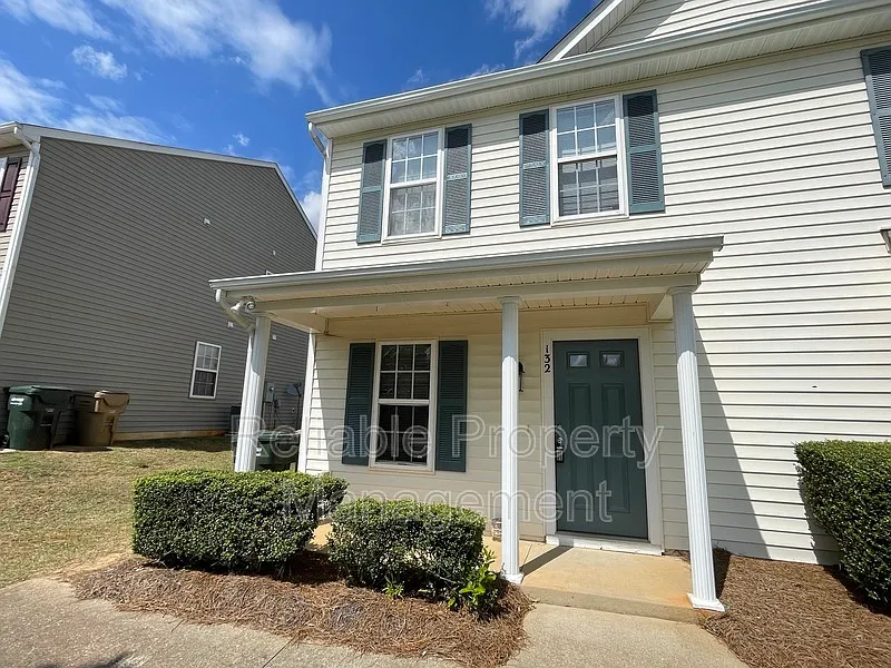 2 bed, 2.5 bath, 1039 sqft, $1,600 — Photo 1