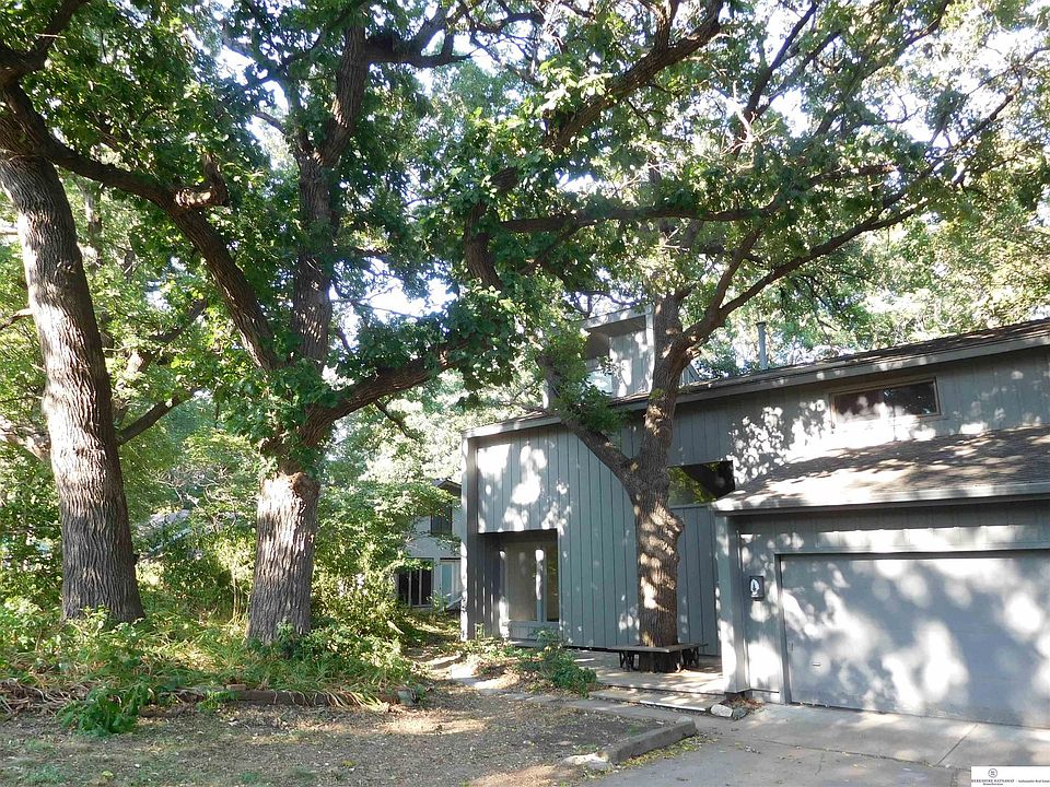 1st image of 907 Bellevue Blvd N