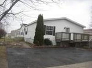 129 Laurel Leah, Fenton, MI 48430