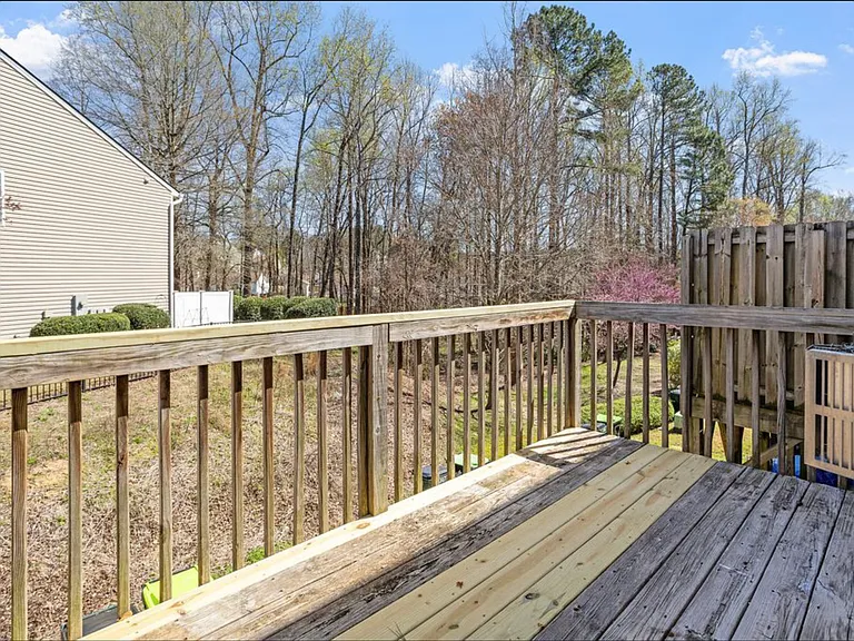 305 Anterbury Dr — Photo 30