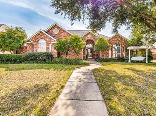 337 Shadow Wood Ln, Hurst, TX 76054