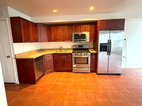 3rd image of 3093 Casler Pl Floor 1