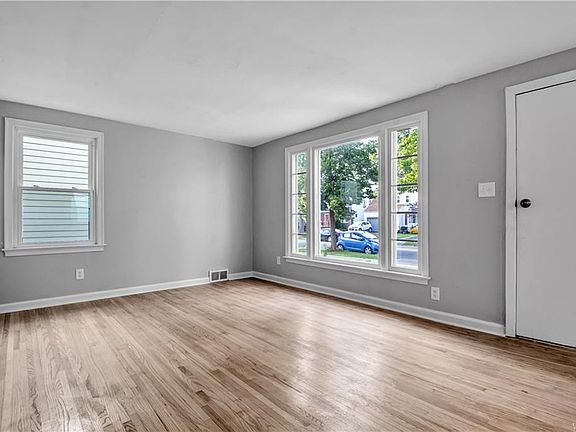 4th image of 431 Zimmerman Blvd