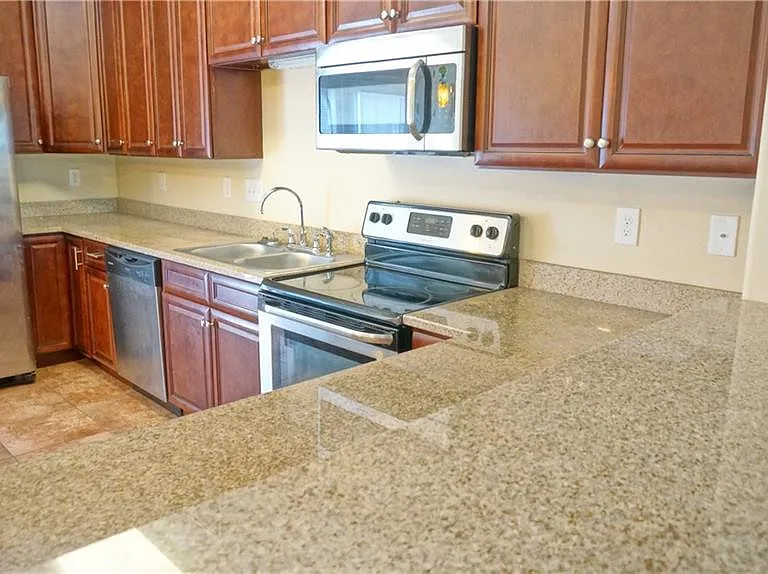 800 Skelton Way — Photo 4