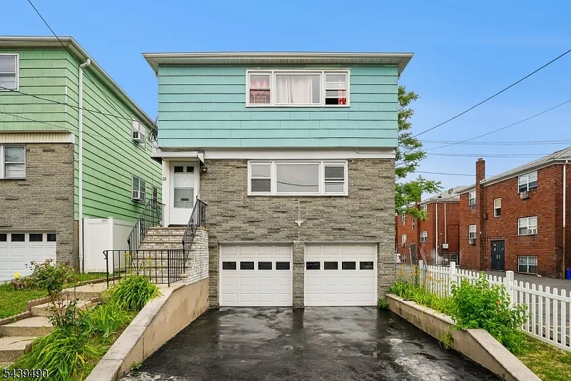 3 bed, 2.0 bath, $2,350 — Photo 3
