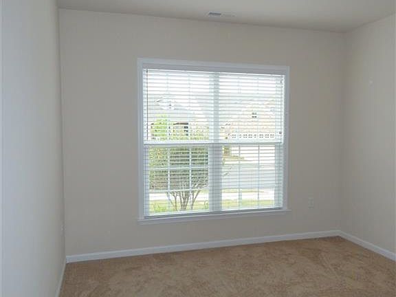 4th image of 107 Virginia Crest Way