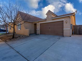 702 Kaweah Ave, Clovis, CA 93619