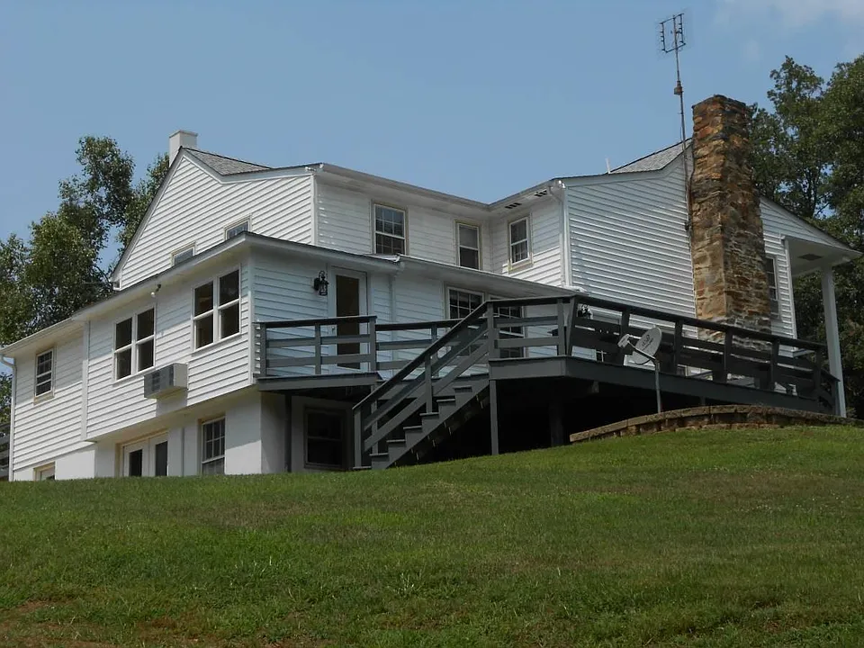 875 Millers Cottage Ln