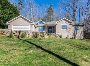 17 Devonshire Dr, Candler, NC 28715