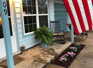 809 Bell Dr, Euless, TX 76039