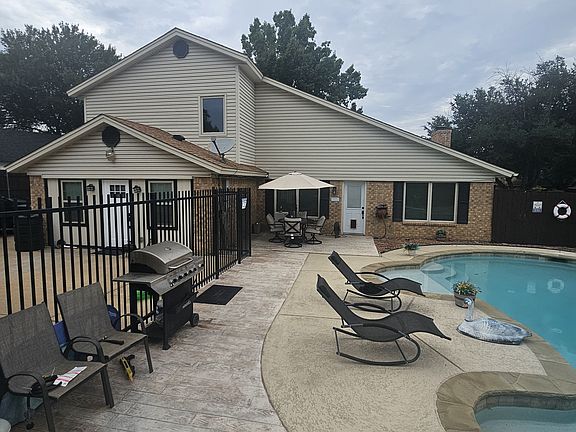 3rd image of 2020 Oakmeadow Ct #1