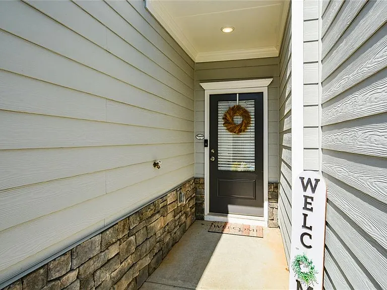 2610 Ravencliff Dr — Photo 4