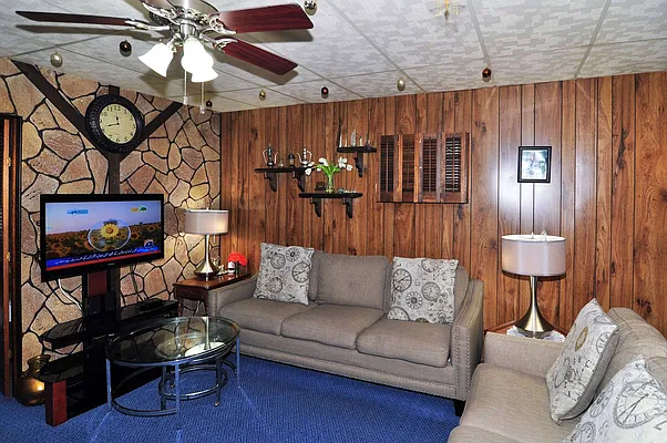Sold by CENTURY 21 Sunny Gardens Realty, Inc. | media 30